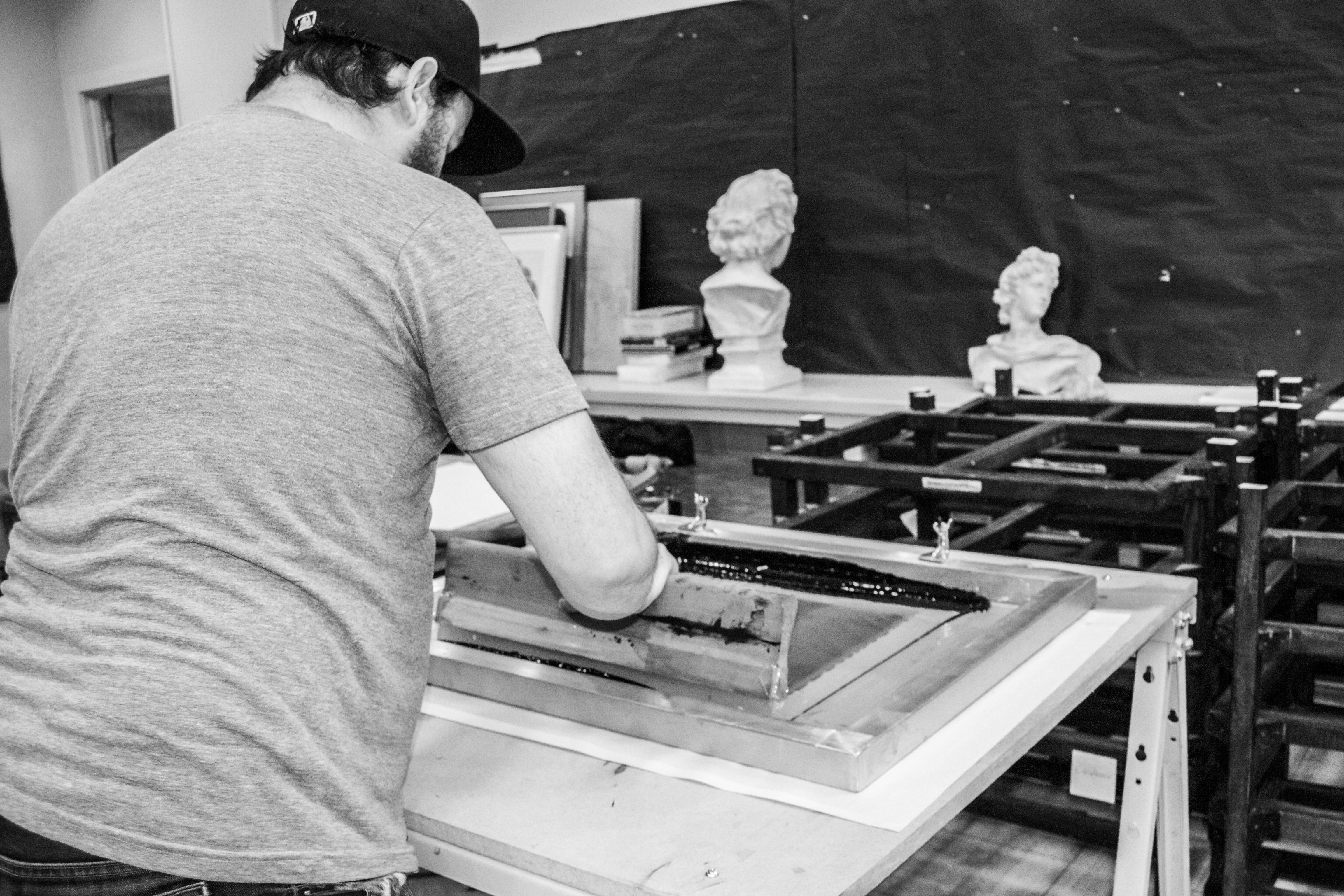 Del does a screenprint